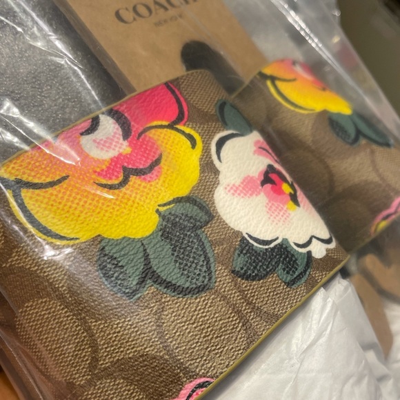 Coach Uli Sport Slide in Vintage Rose Print - Picture 6 of 6